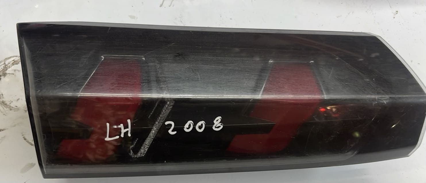 Foco trasero izquierdo Peugeot 2008