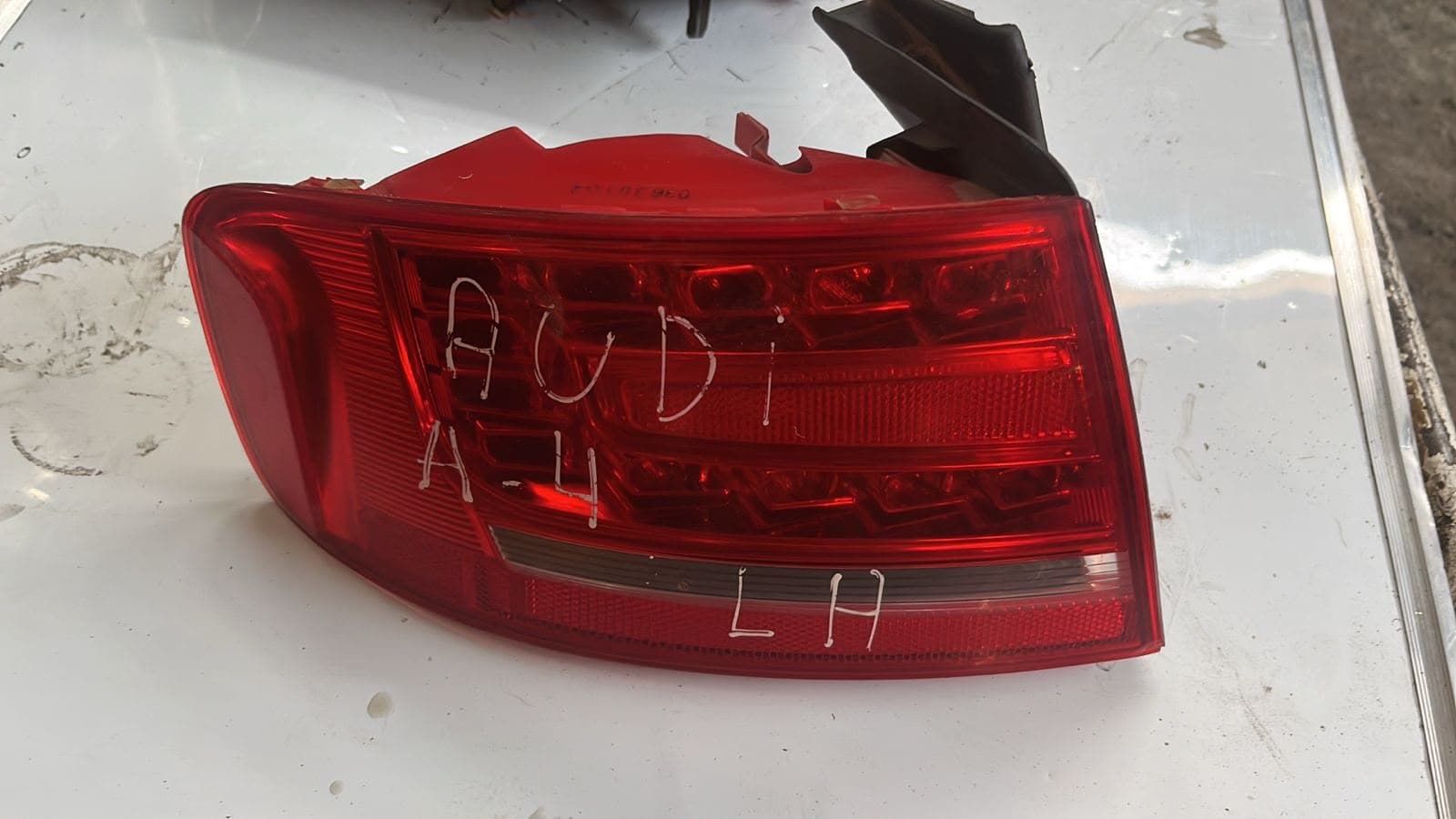 Foco trasero izquierdo Audi a4