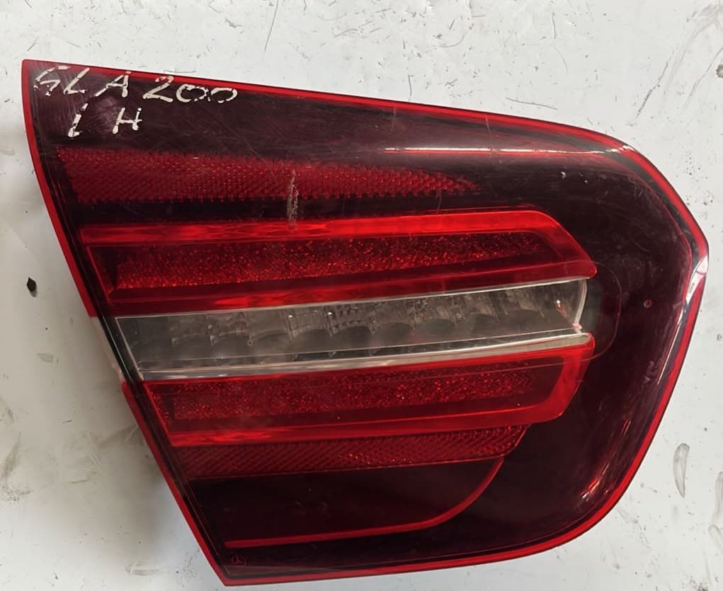 Foco trasero izquierdo Mercedes Benz gla200