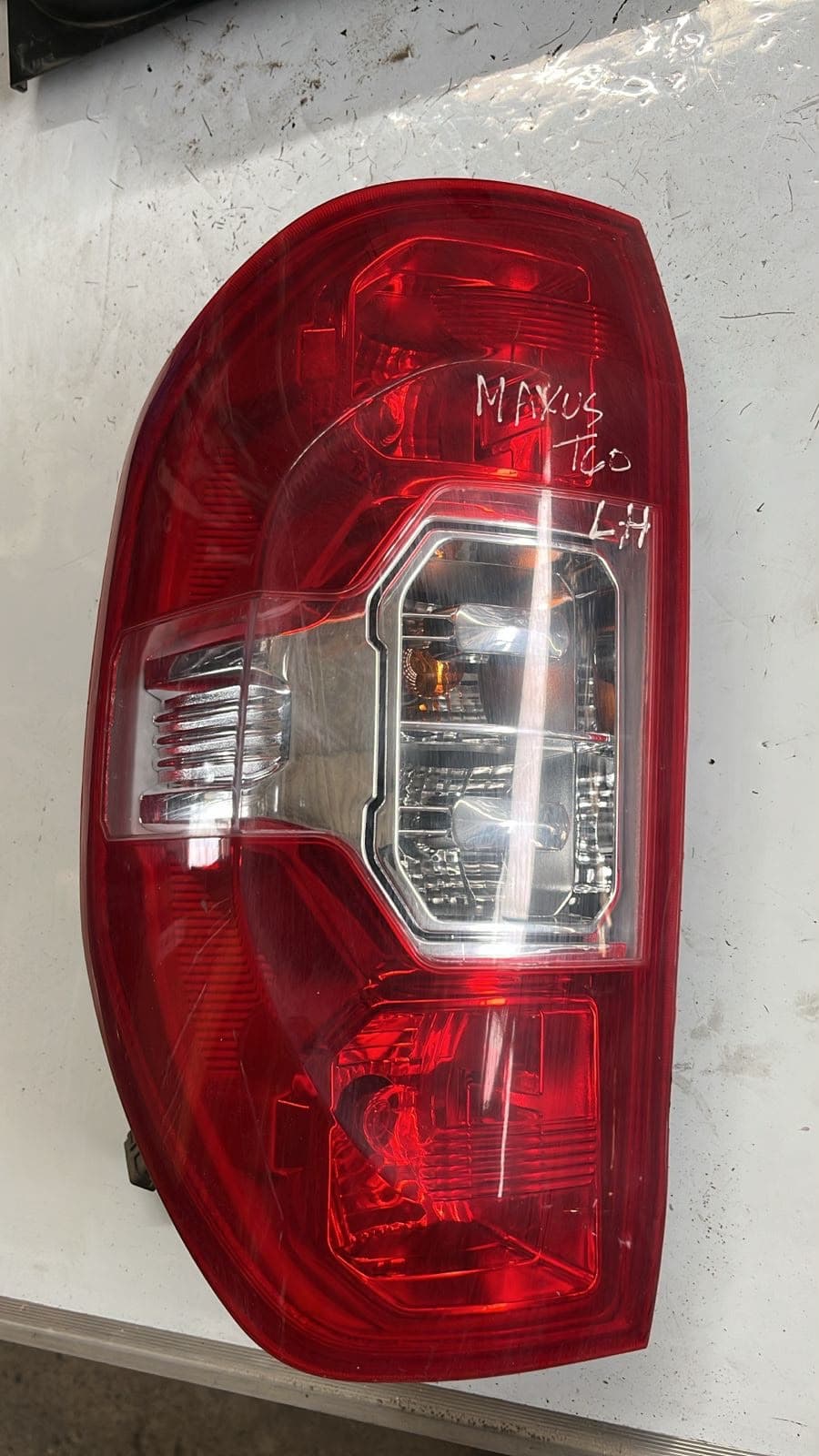 Foco trasero izquierdo Maxus T60