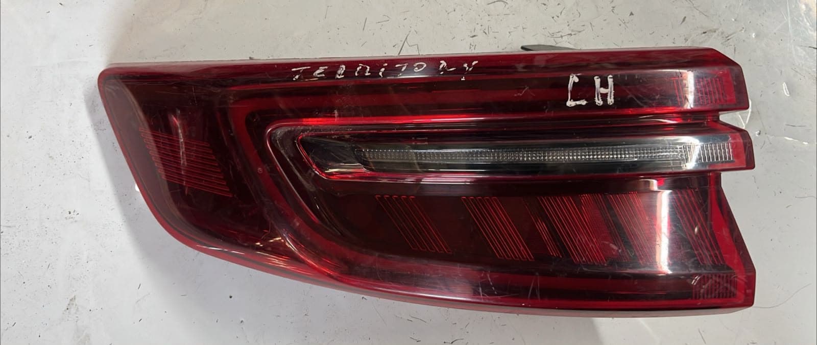 Foco trasero izquierdo Ford Territory
