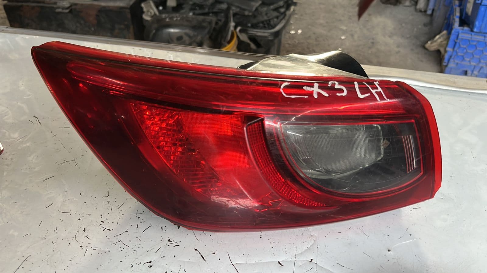 Foco trasero izquierdo Mazda Cx3