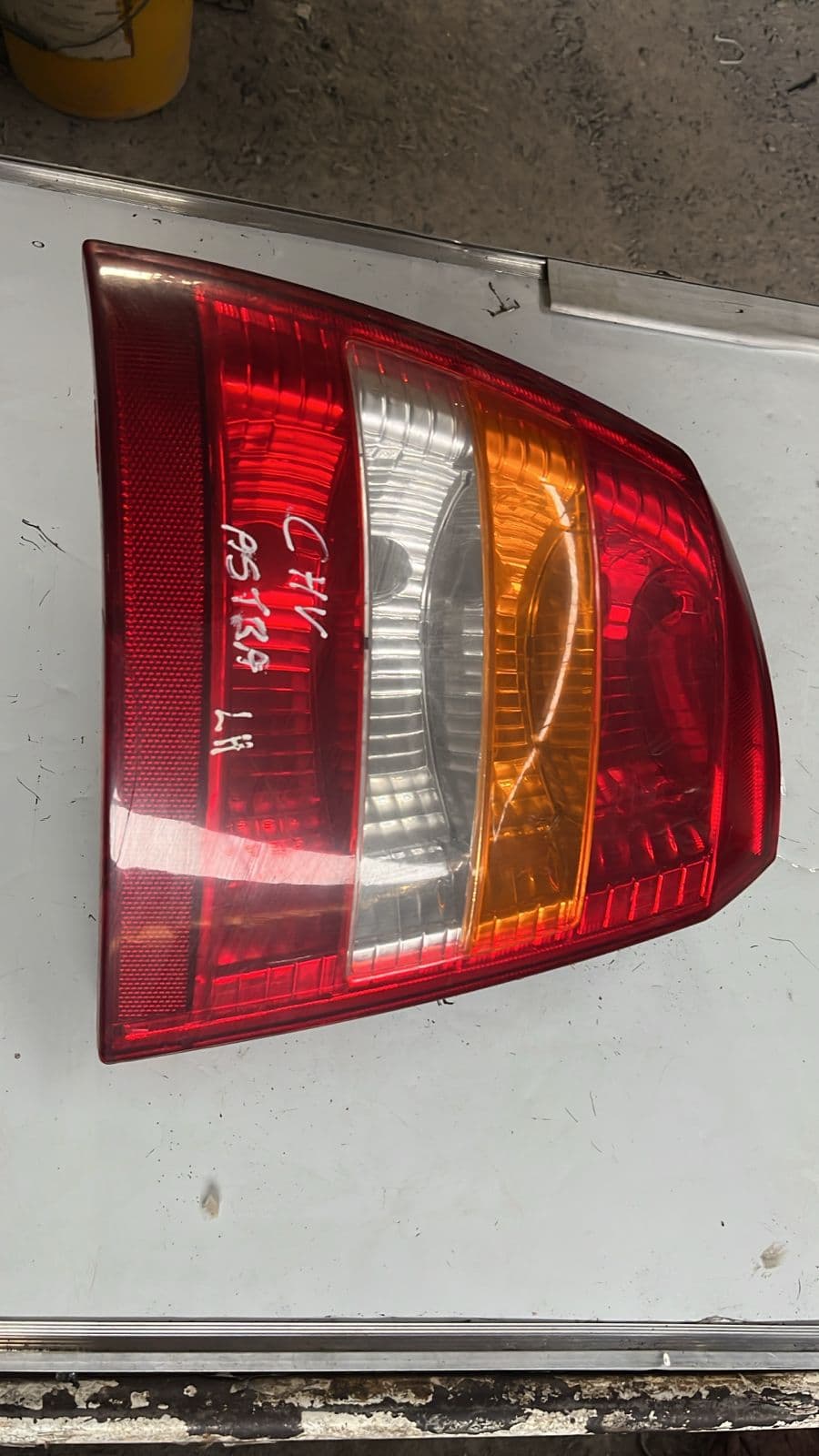 Foco trasero izquierdo Chevrolet Astra