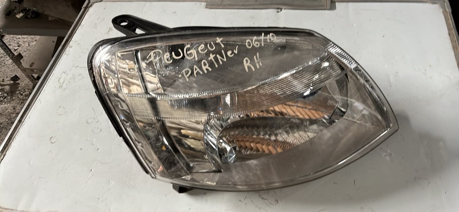 Óptico derecho Peugeot Partner 06/10