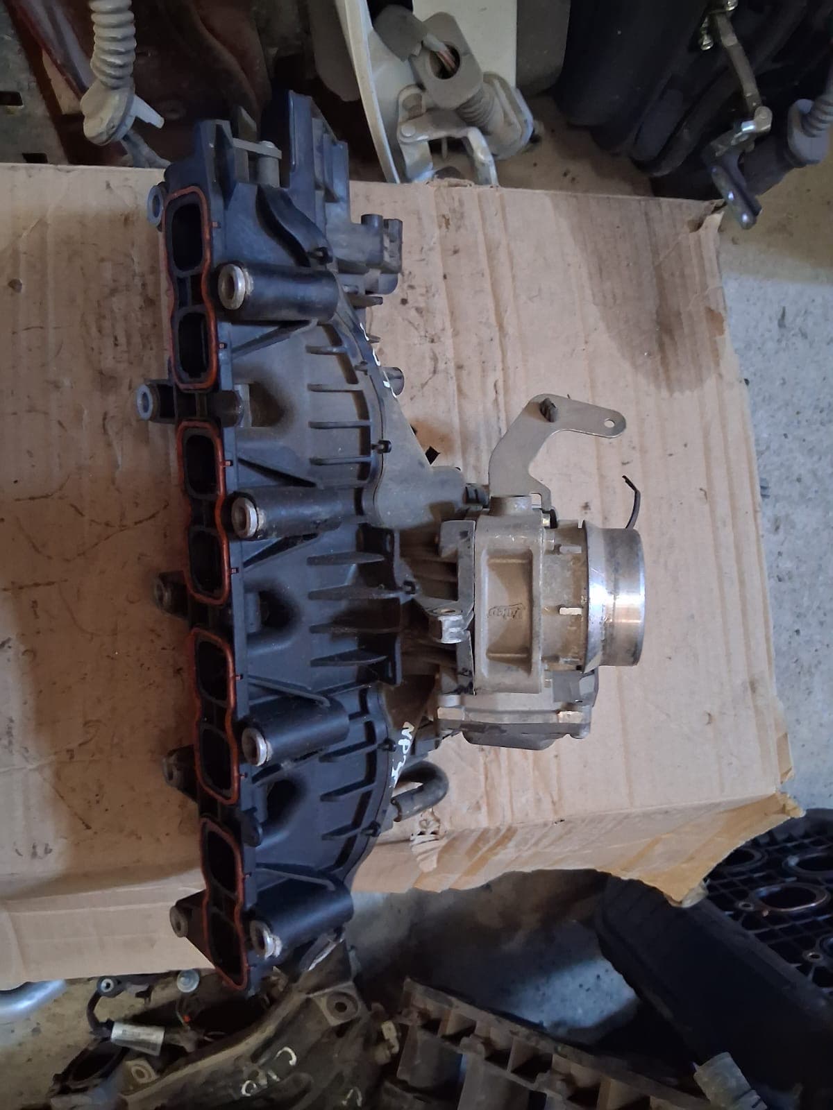 Múltiple de admisión Nissan Np300