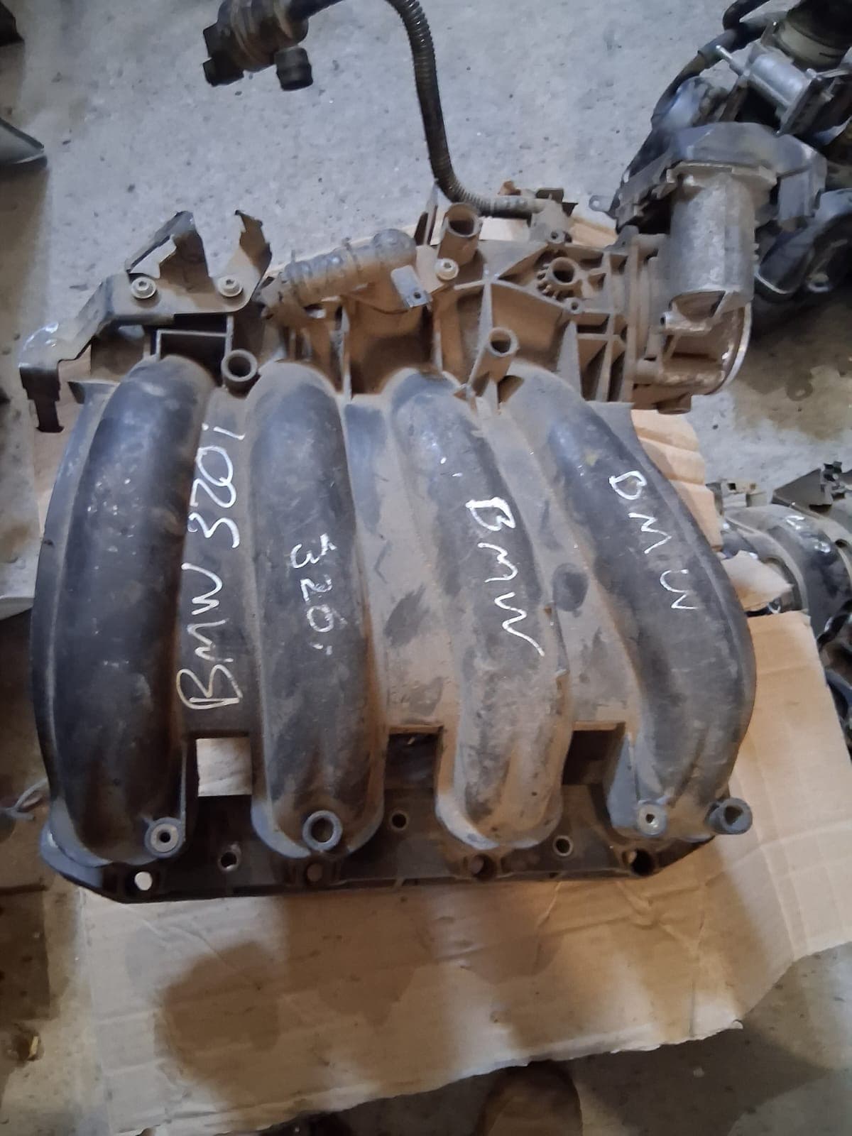 Múltiple de admisión BMW 320i