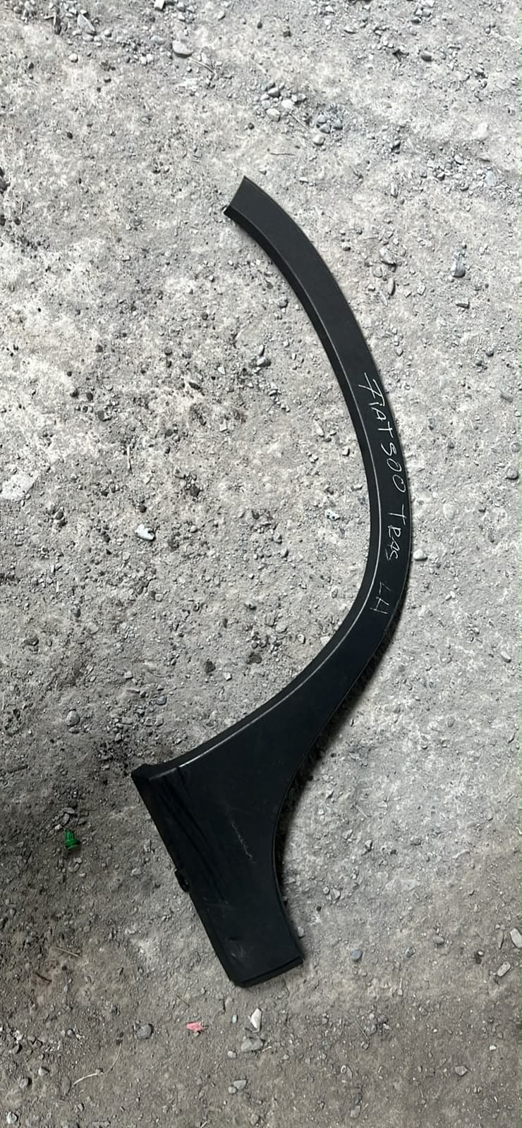 Moldura trasera izquierda Fiat 500