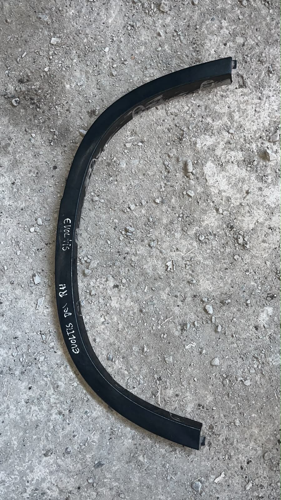 Moldura delantera derecha Subaru Evoltis