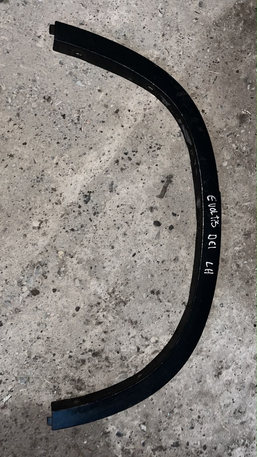 Moldura delantera izquierda Subaru evoltis