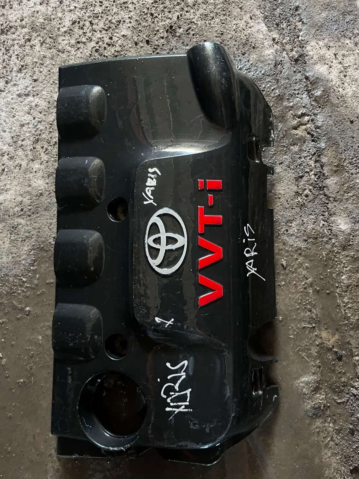 Tapa de Motor Toyota Yaris