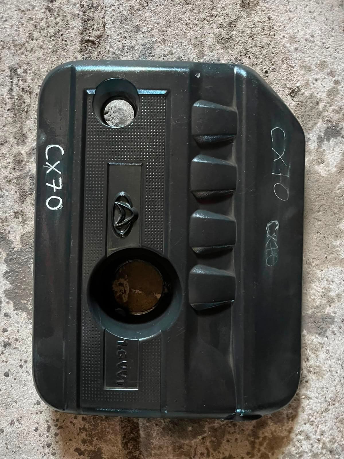 Tapa de motor changan Cx70