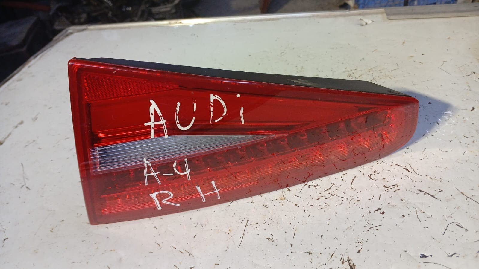 Foco de maleta trasero derecho audi a4