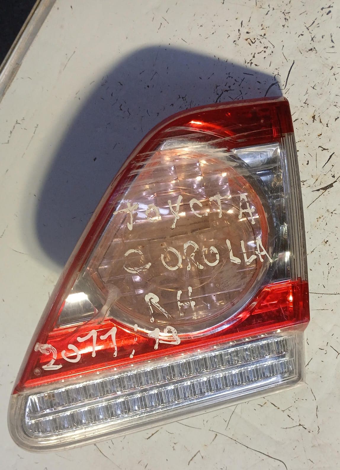Foco trasero derecho toyota corolla
