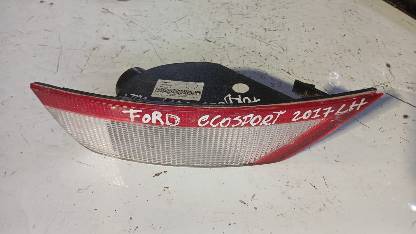 Foco trasero izquierdo de parachoque Ford ecosport 2017