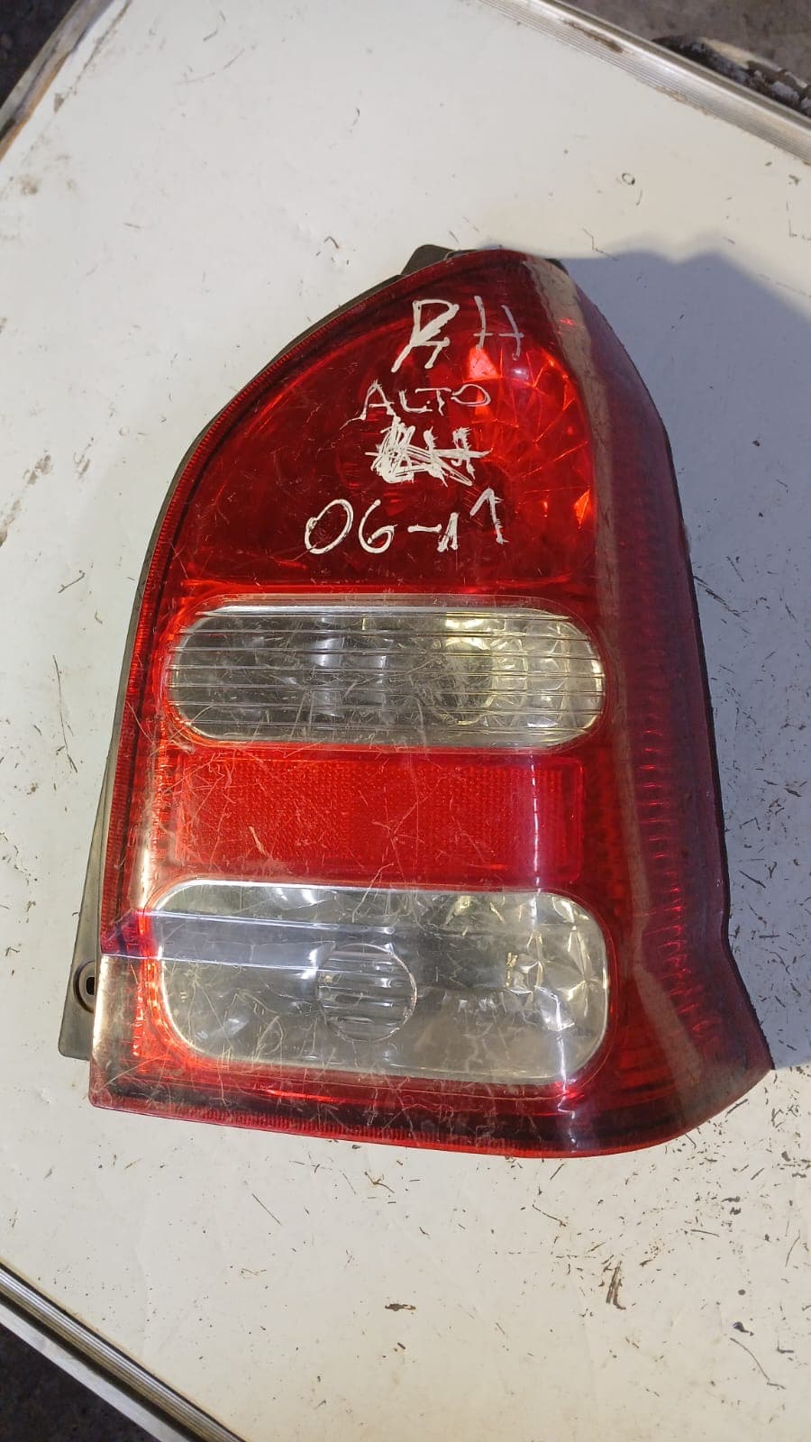 Foco trasero derecho suzuki alto