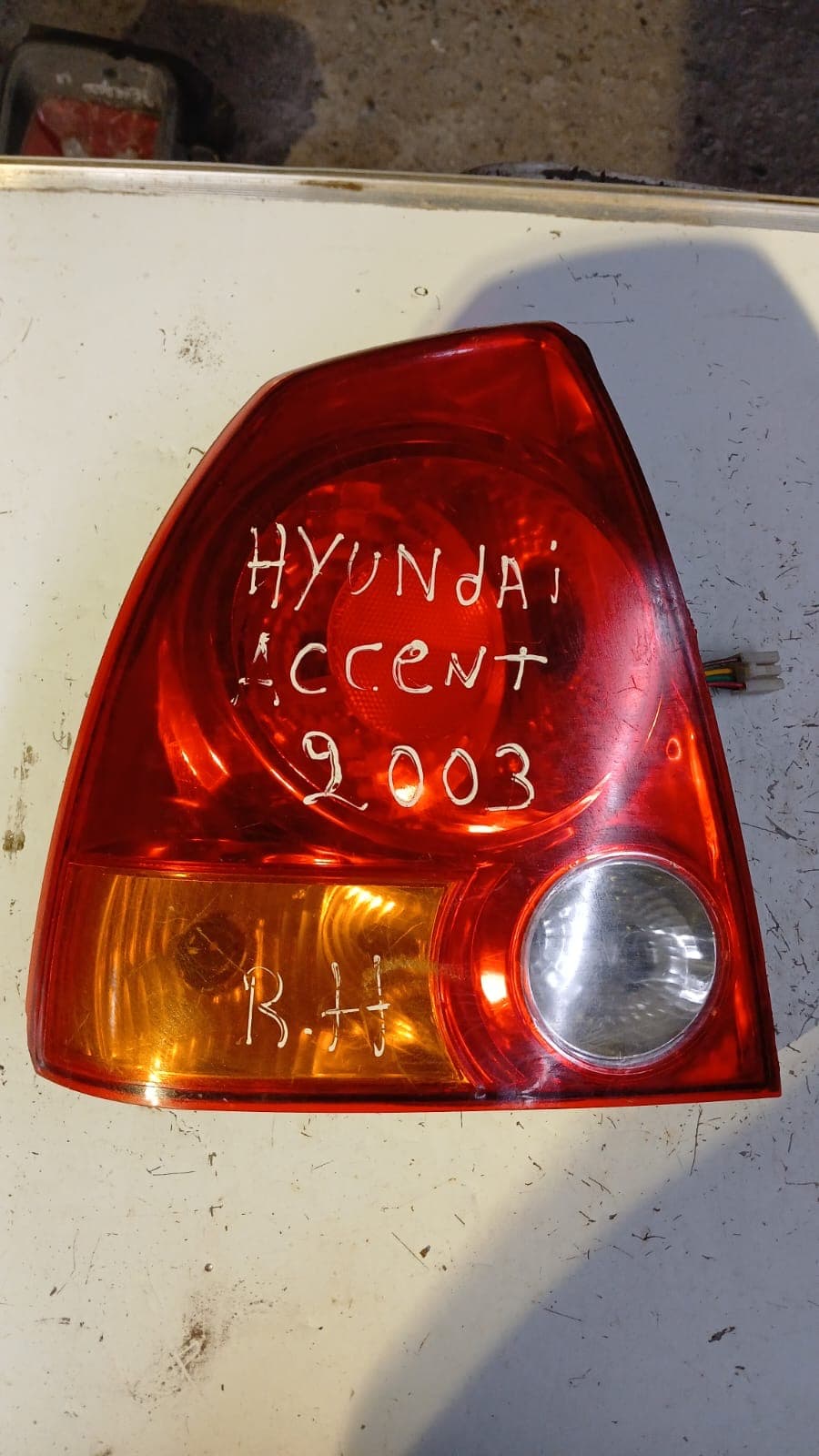 Foco trasero derecho hyundai accent