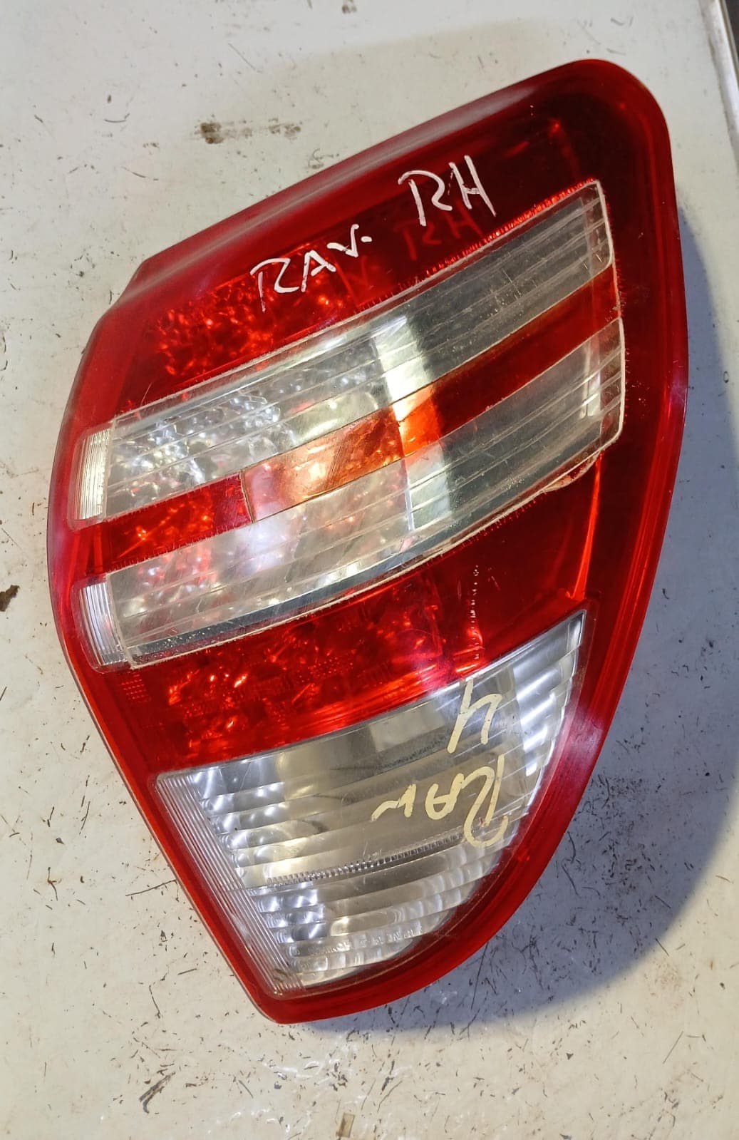 Foco trasero derecho toyota Rav-4