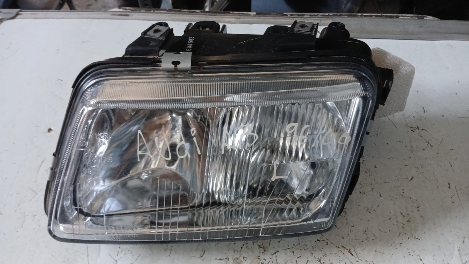 Óptico izquierdo Audi A3