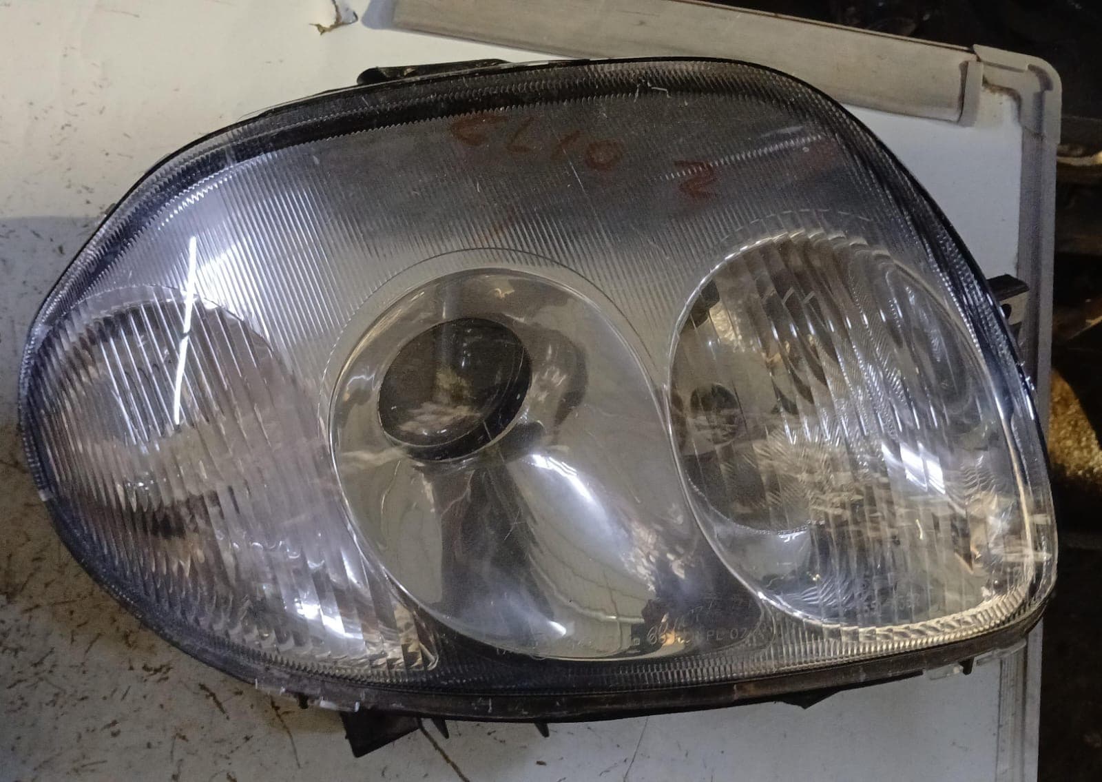 Óptico derecho Renault Clio 2