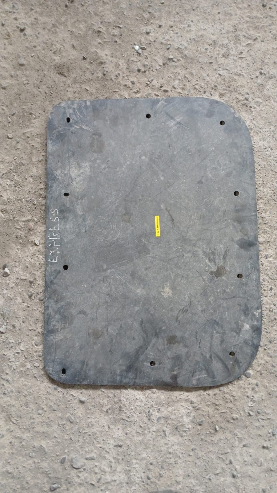 Cubre cárter Renault express