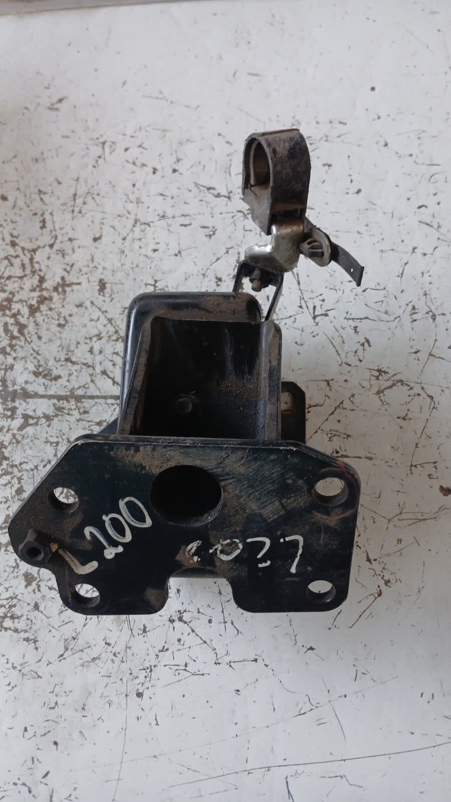 Soporte de Motor Mitsubishi L200