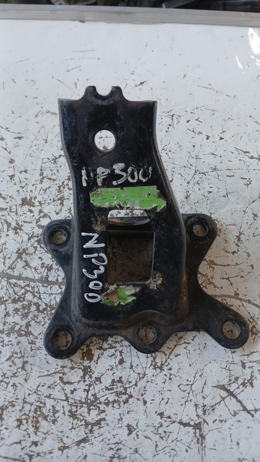 Soporte de Motor Nissan NP300