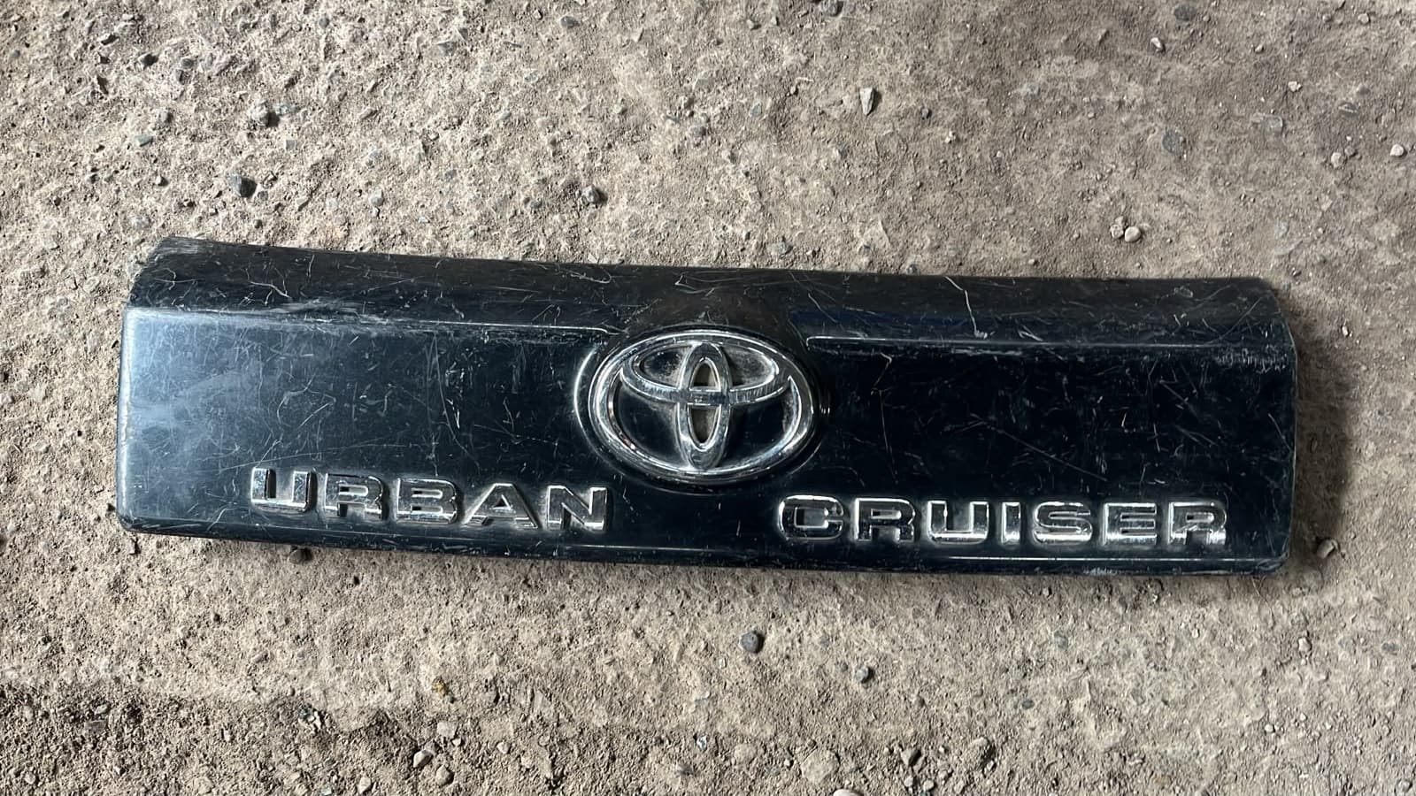 Moldura Portalon Toyota Urban Crusier