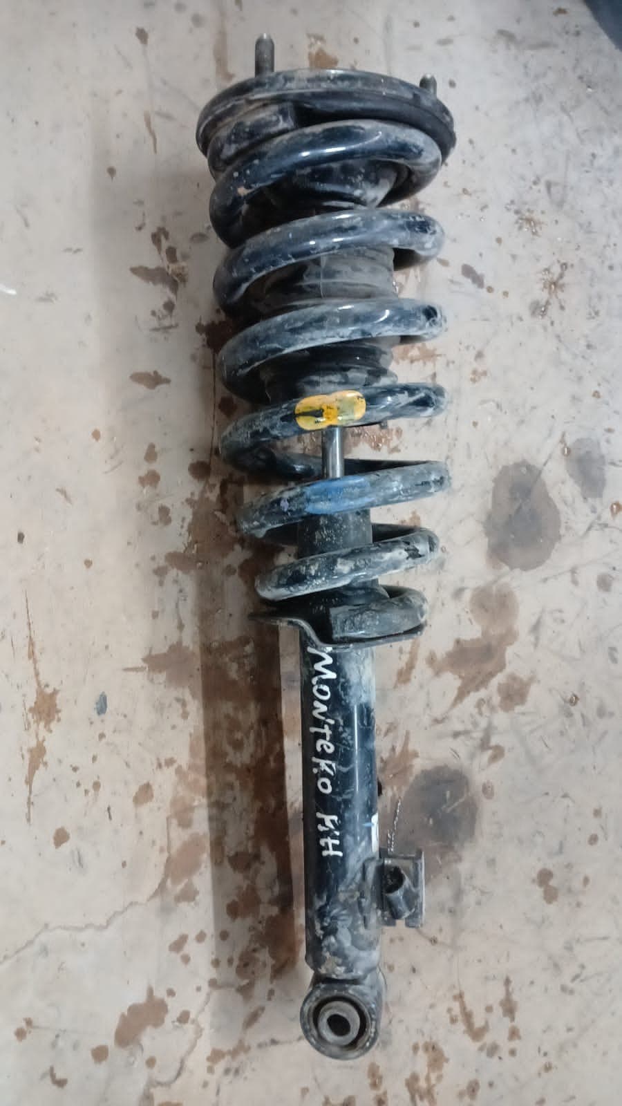 Amortiguador Derecho Mitsubishi Montero