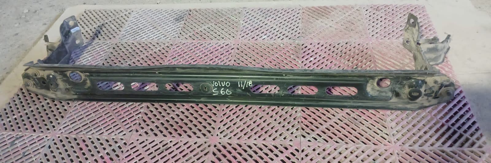 Refuerzo de Parachoque Volvo S60