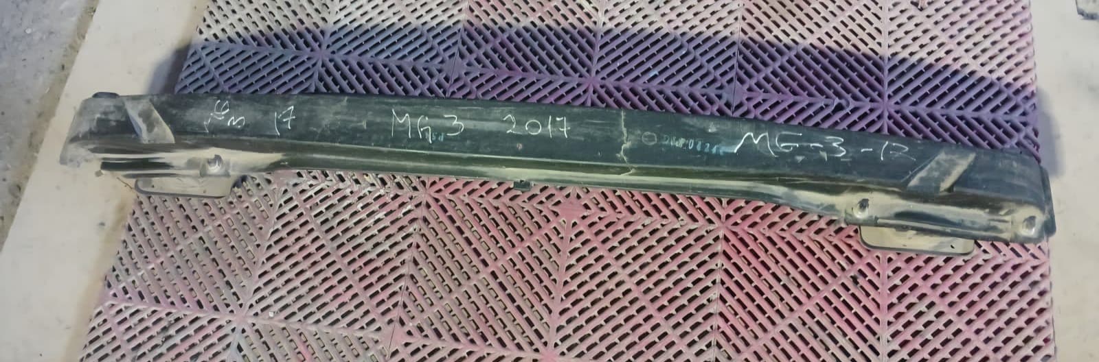 Refuerzo de Parachoque MG3 2013 al 2017
