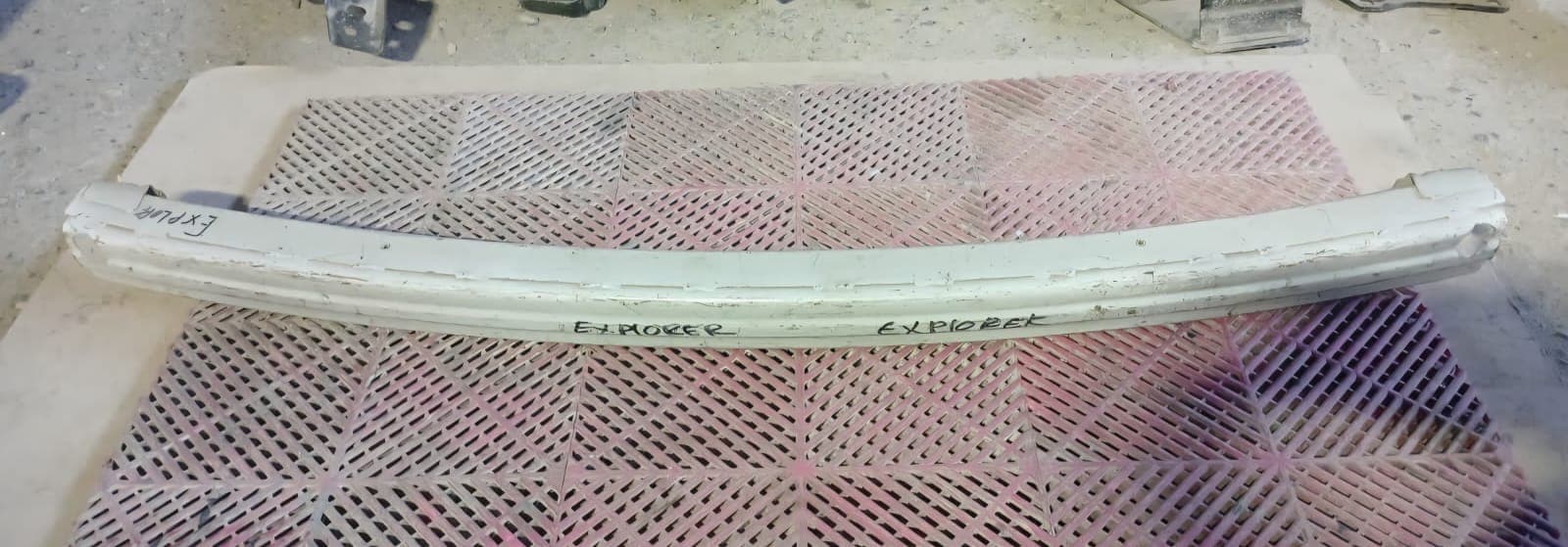Refuerzo de Parachoque Ford Explorer