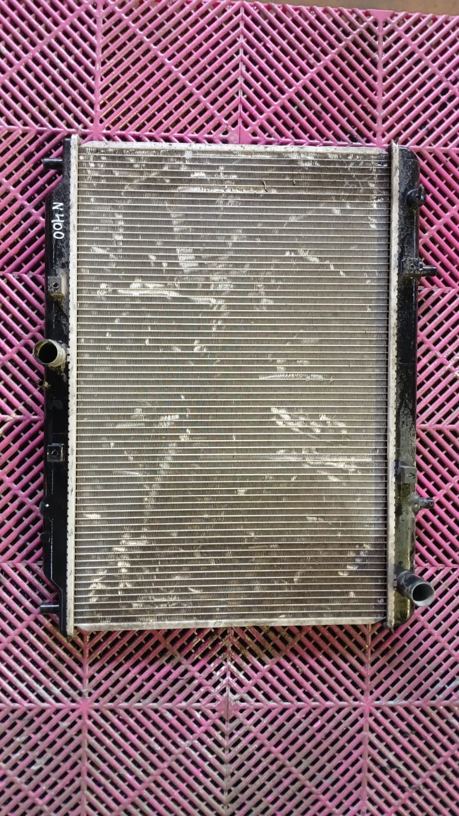 Radiador de Agua Chevrolet N400