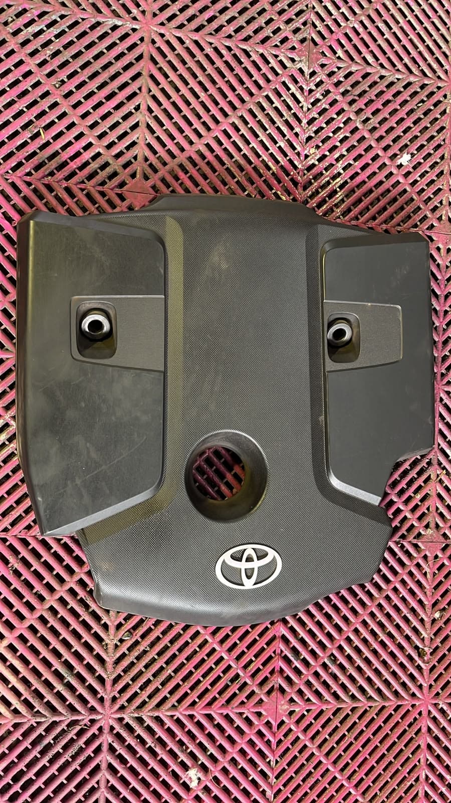 Tapa de Motor Toyota Hilux 2018 - 2025
