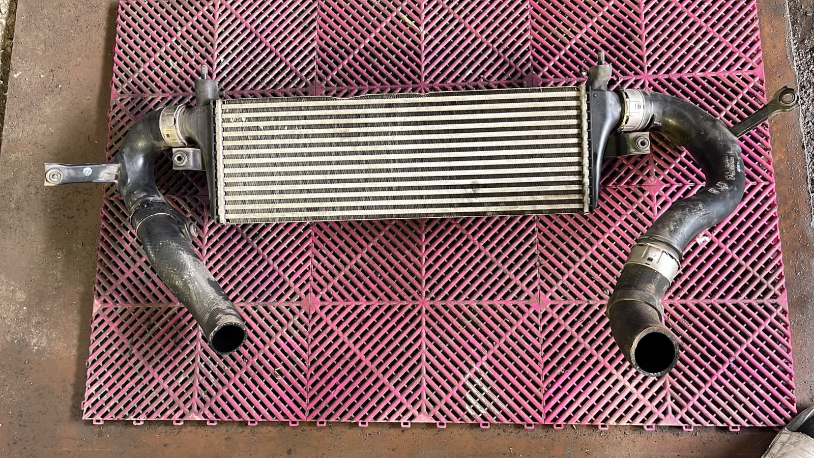 Intercooler Toyota Hilux 2018-2025