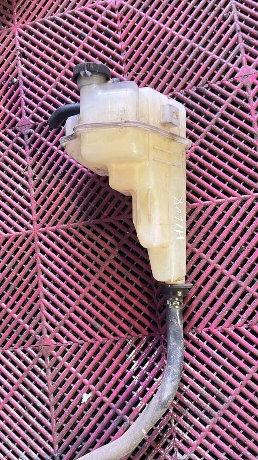 Deposito de Agua Radiador Toyota Hilux 2018-2025