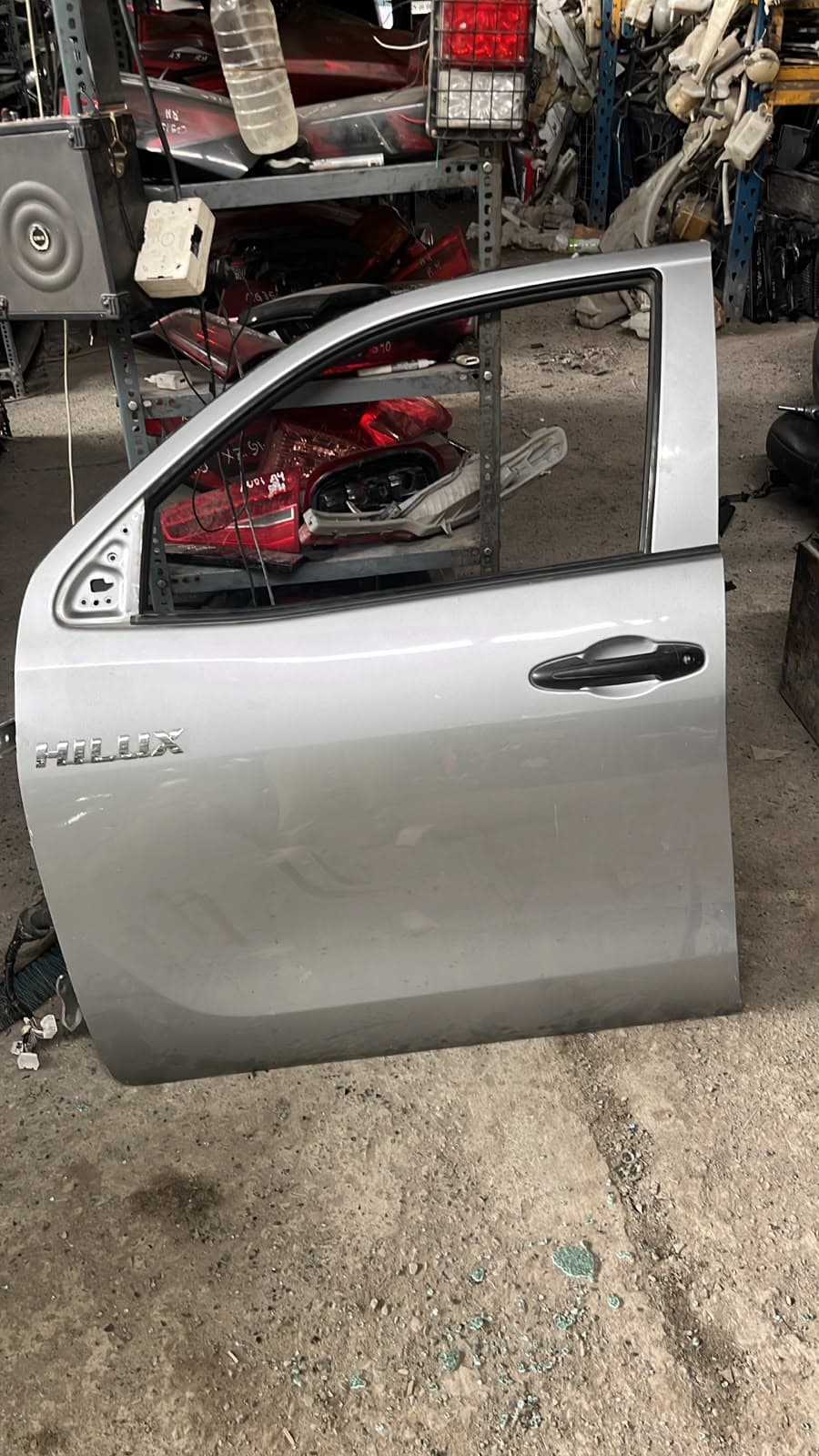 Puerta Delantera Izquierda Toyota Hilux 2018-2025