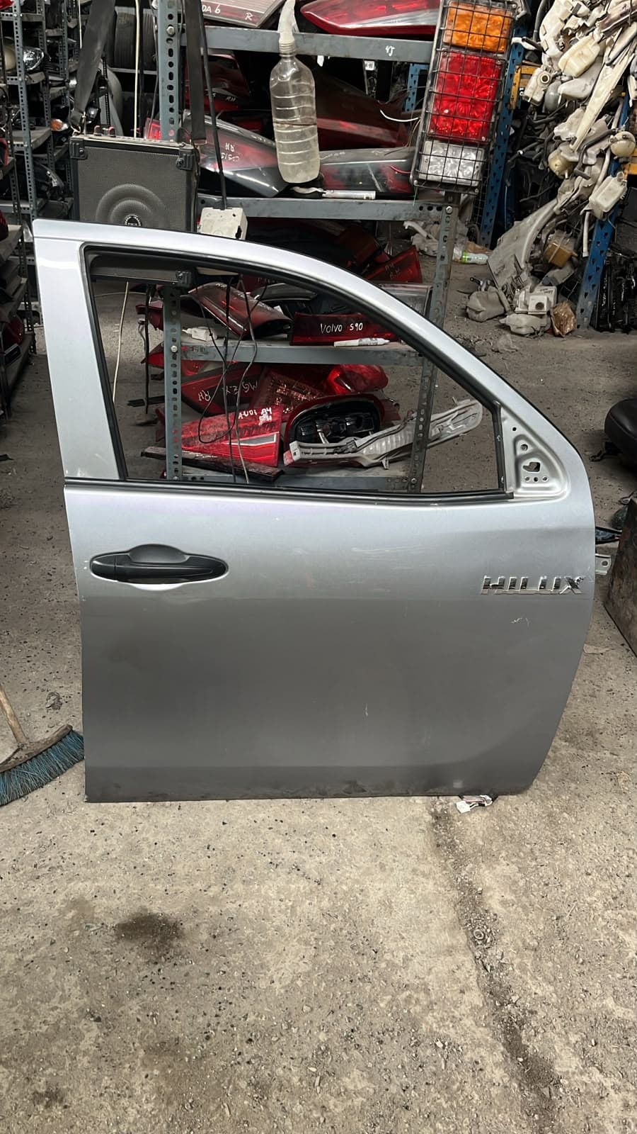 Puerta Delantera Derecha Toyota Hilux 2018-2025