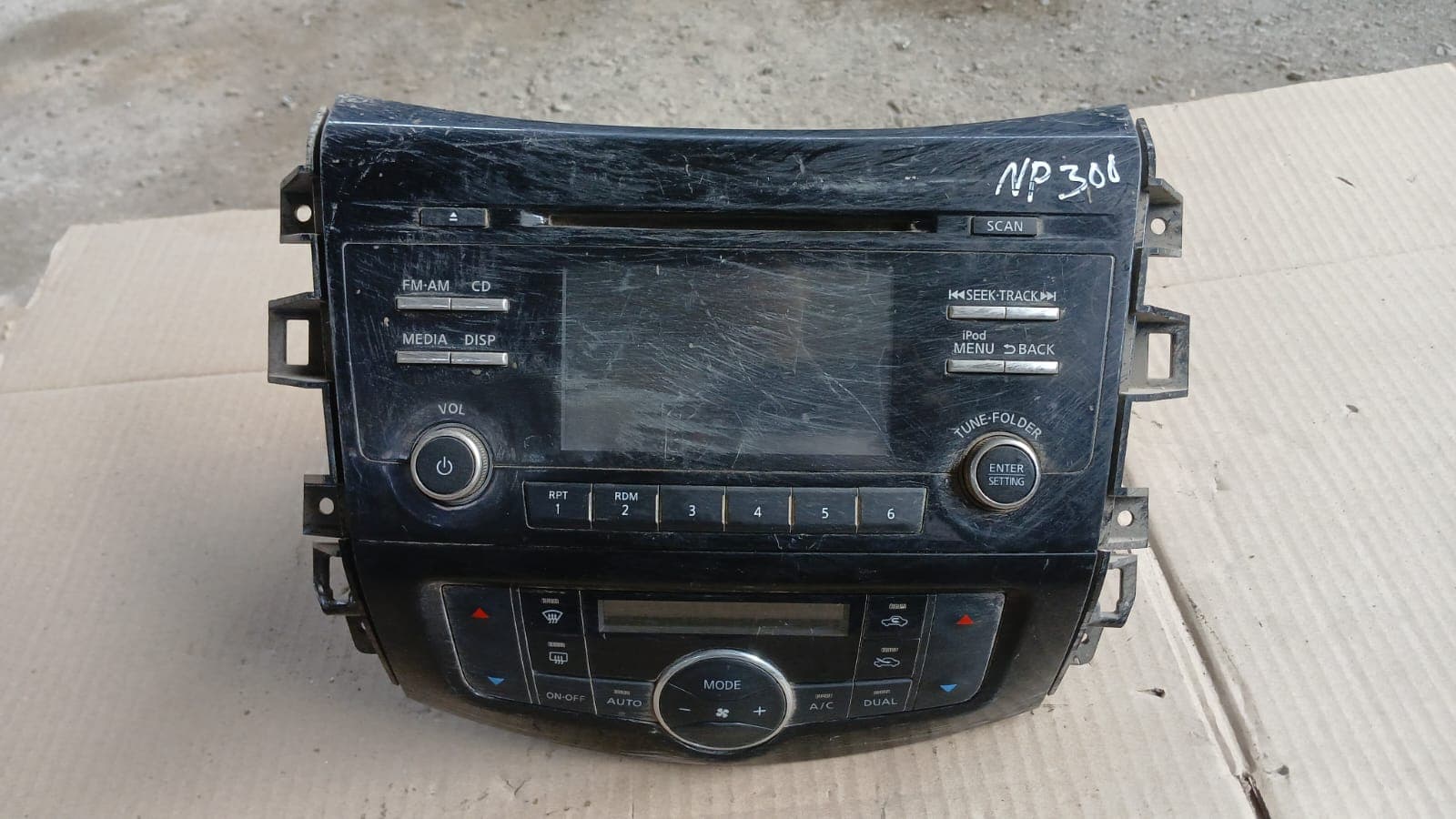 Radio Nissan NP300