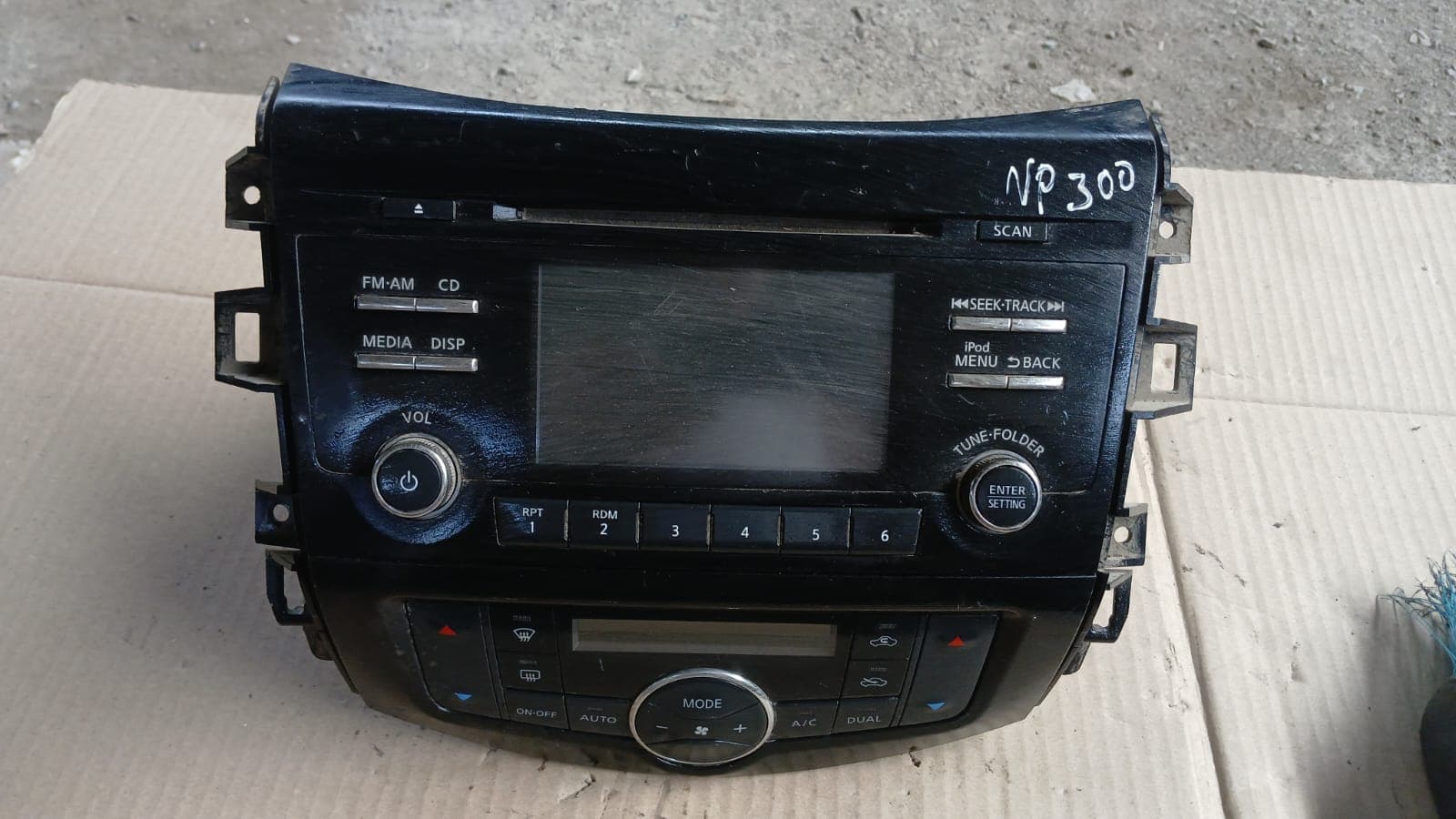 Radio Nissan NP300