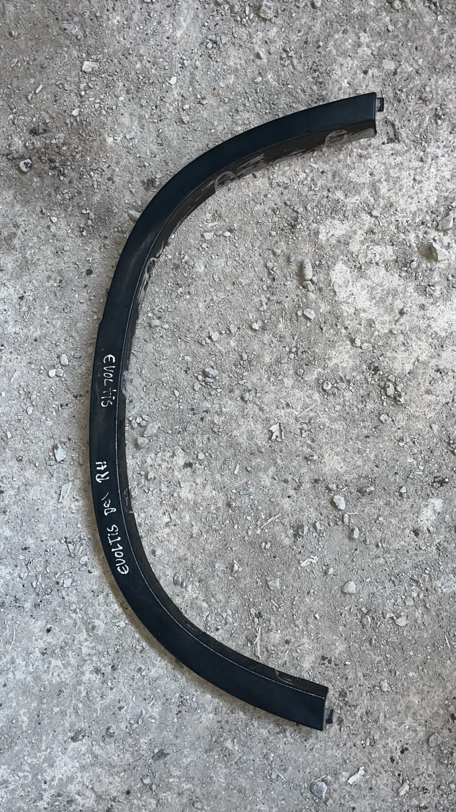 Moldura Delantera Derecha Subaru Evoltis