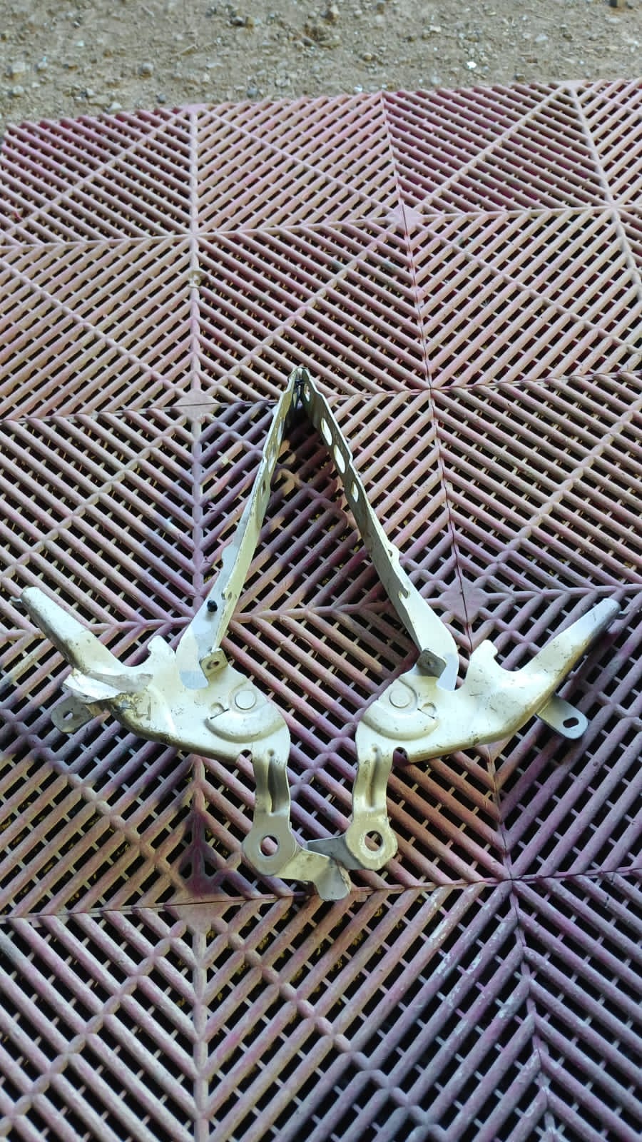 Bisagras de Capot Peugeot 2008